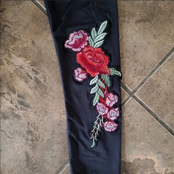 💎HOST PICK💎~ Floral Leggings 💐 - Picture 3 of 3